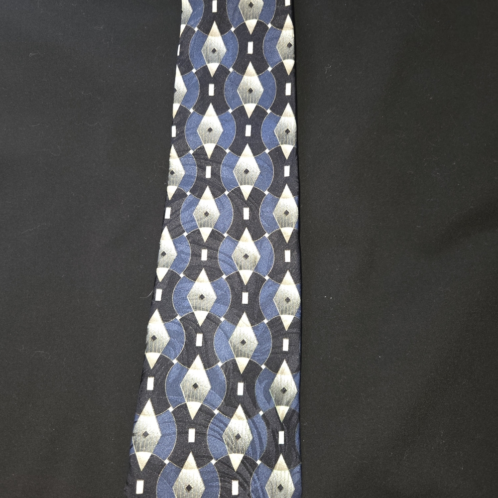 Elegant Geometric Tie in Blue and Black